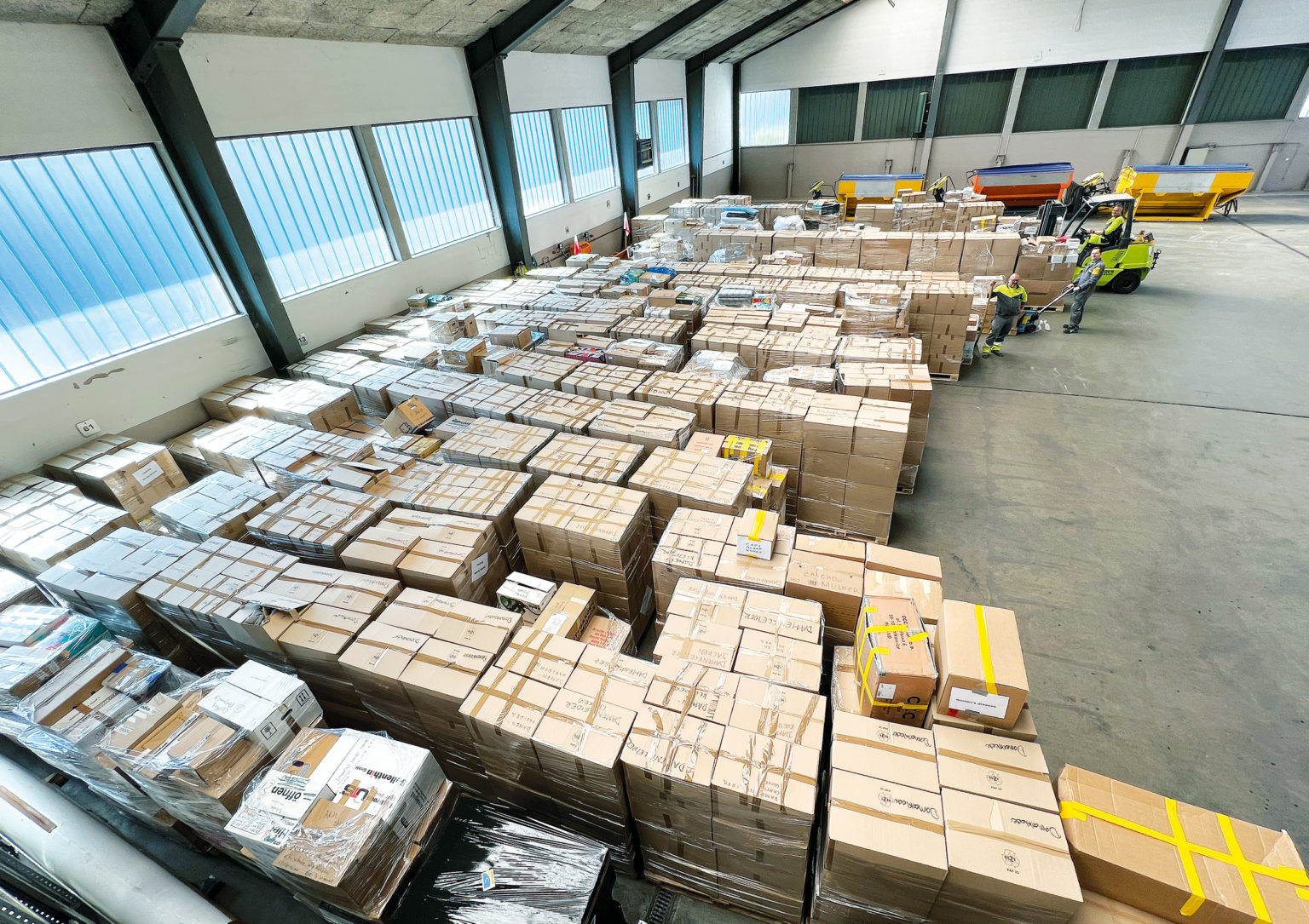 270 Paletten Sammelgut kamen an den beiden Spenden-Samstagen zusammen. Sie sind bald in Rumänien. Foto: zvg