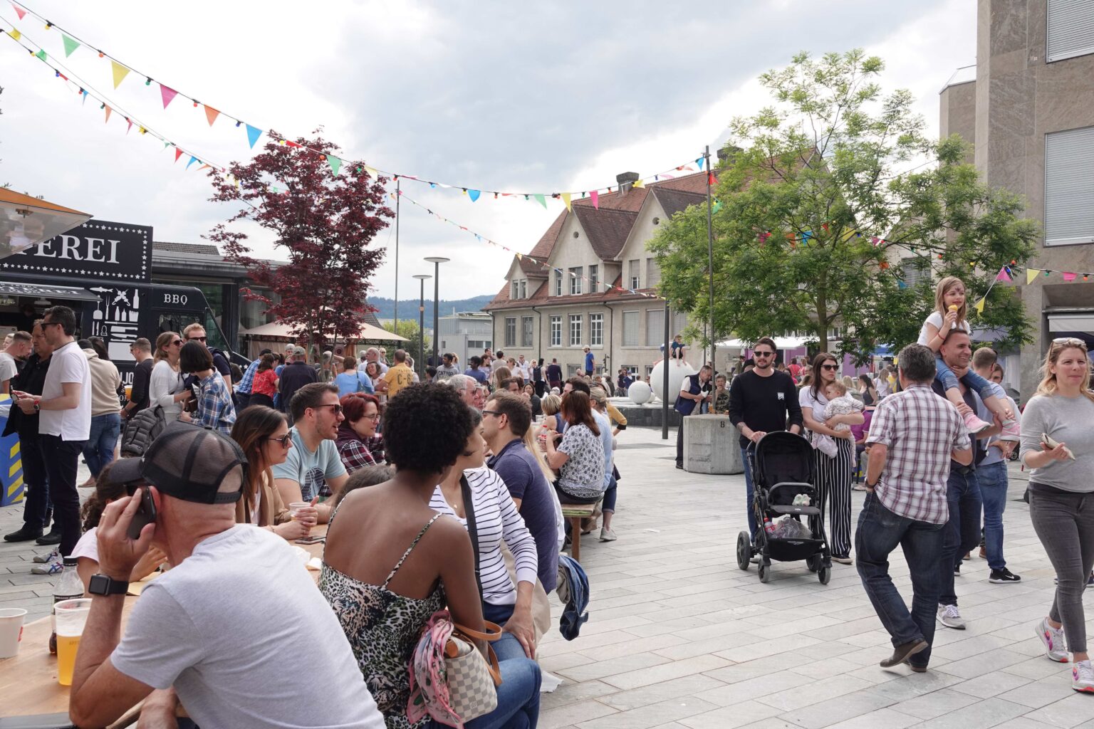 Das Festival von 2019 (Foto) war schon gross und erfolgreich – diesmal kommen noch mehr Foodstände.
Foto: MAZ Archiv