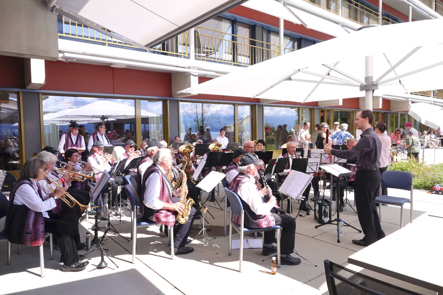Die Veteranenblasmusik sorgte für die musikalische Begleitung des Festes.