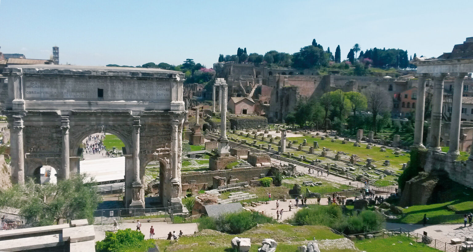 Das Forum Romanum ist ein Touristen- und Pilgermagnet erster Güte.