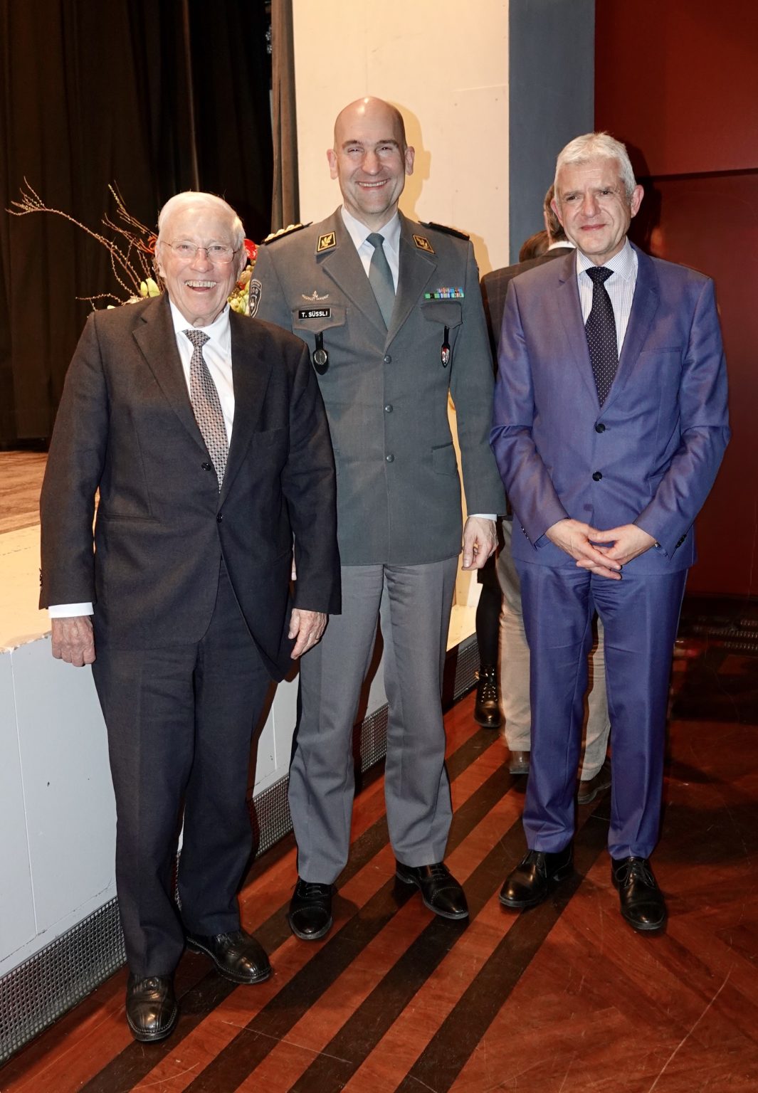Armeechef Thomas Süssli, flankiert von Christoph Blocher und Christoph Hiller.
