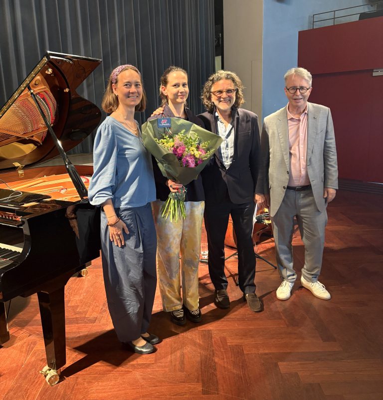 Foto Andrina Bollinger mit Kulturkommission Rotary Club Meilen_web