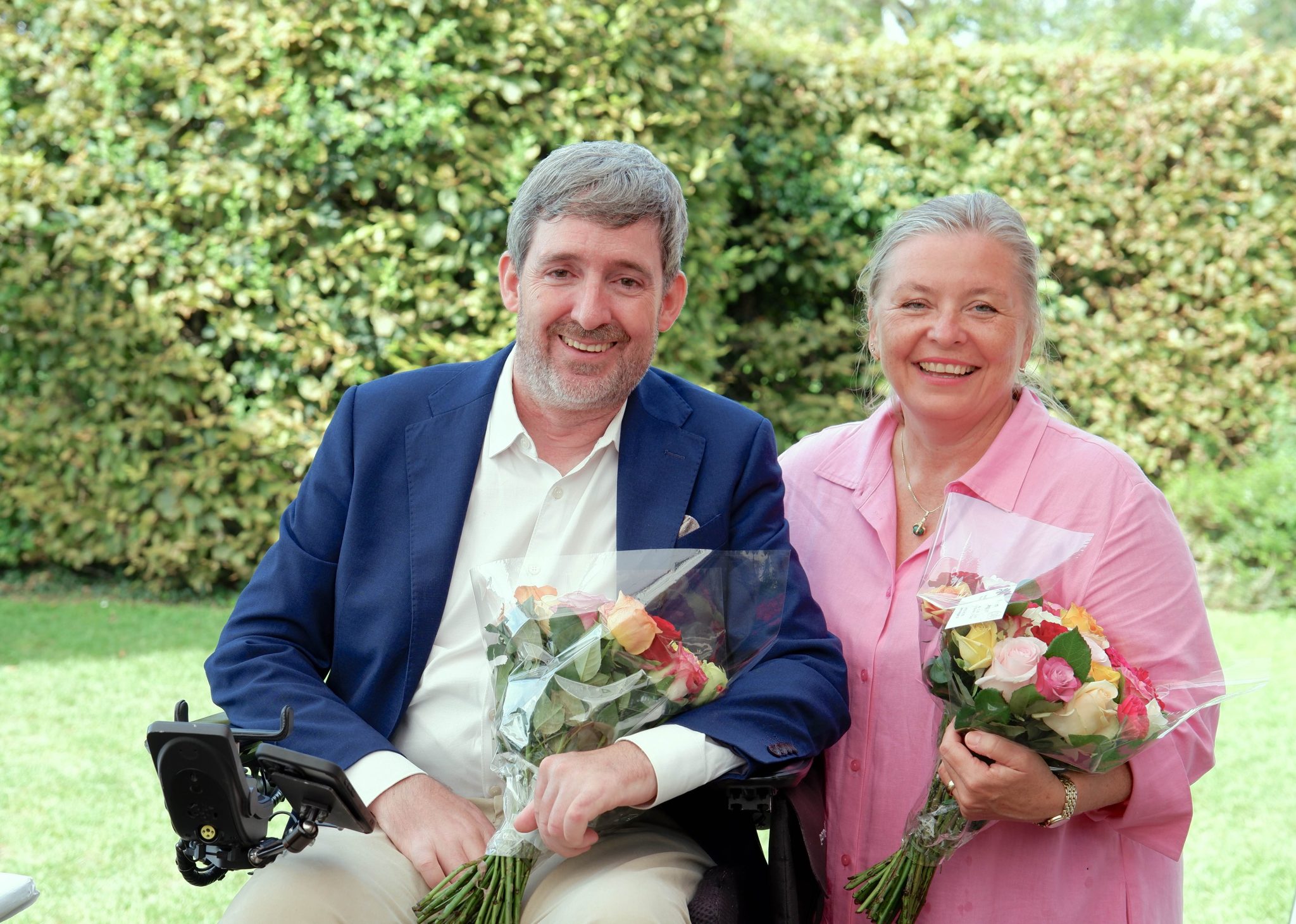 Die Mitte_Kutter Kopp_mit Blumen_web