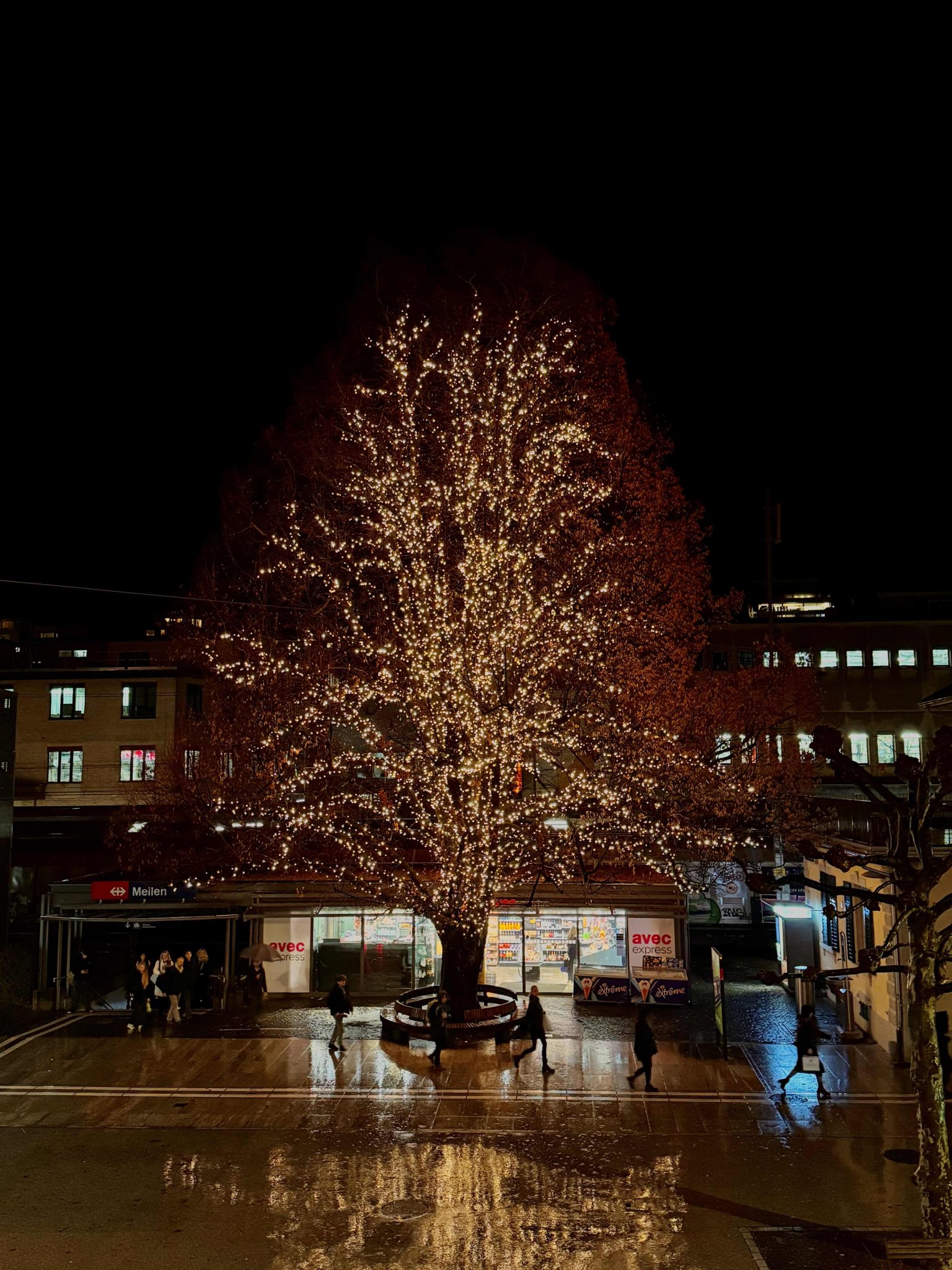 Neue Weihnachtsbeleuchtung Bahnhof_web