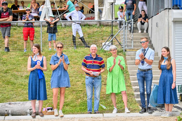 BILD-4_CS Meilen 2026_Siegerehrung Preis der Gemeinde Meilen_Hiller_Kaiss_Foto-by-SportfotoMo_web