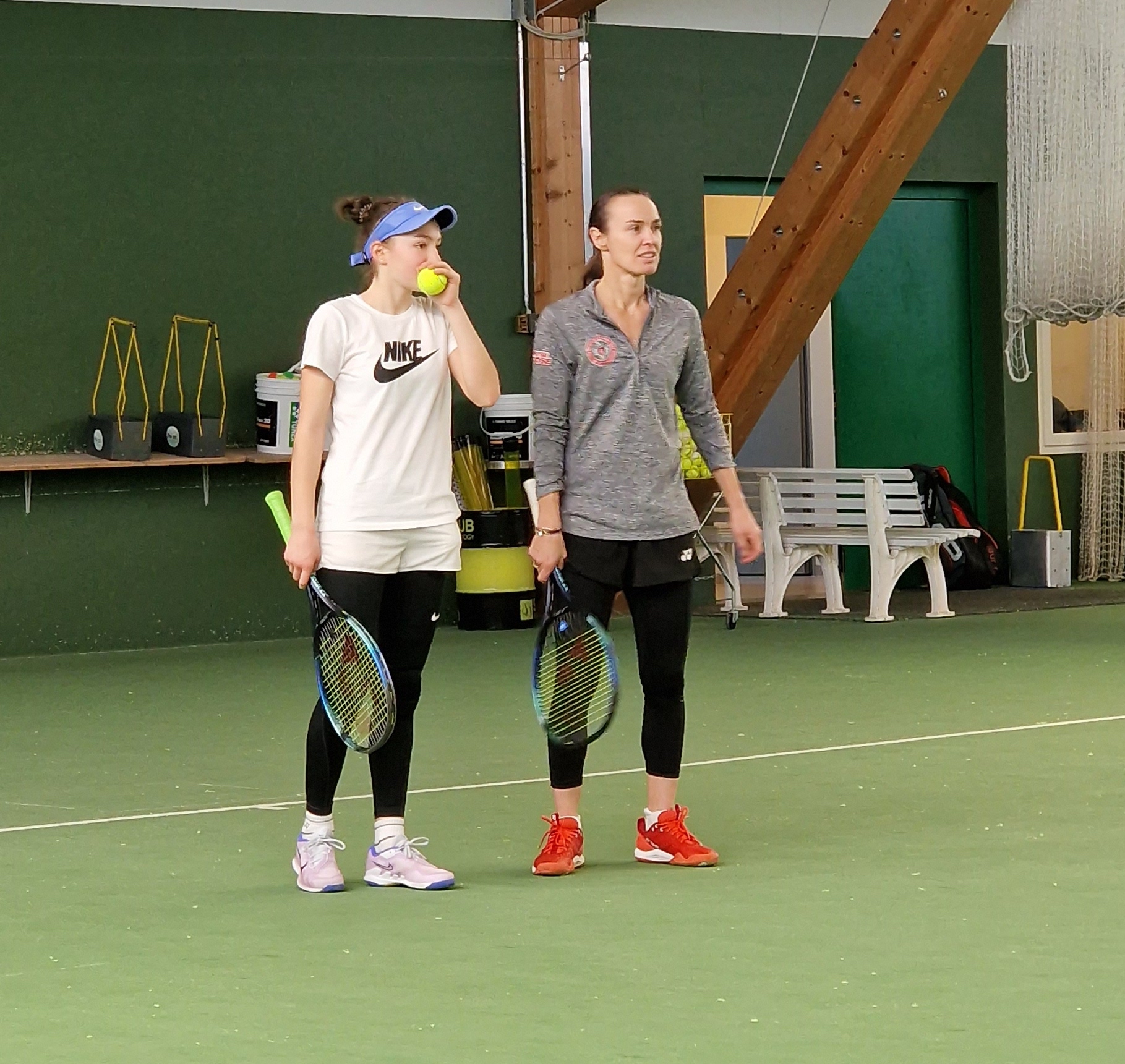Tennis_Anja Casari und Martina Hingis_web