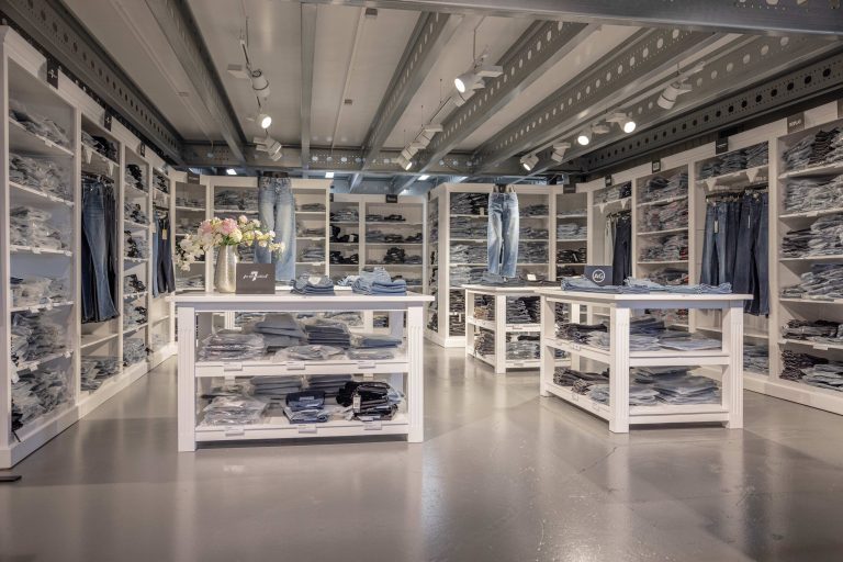 Store_2_web